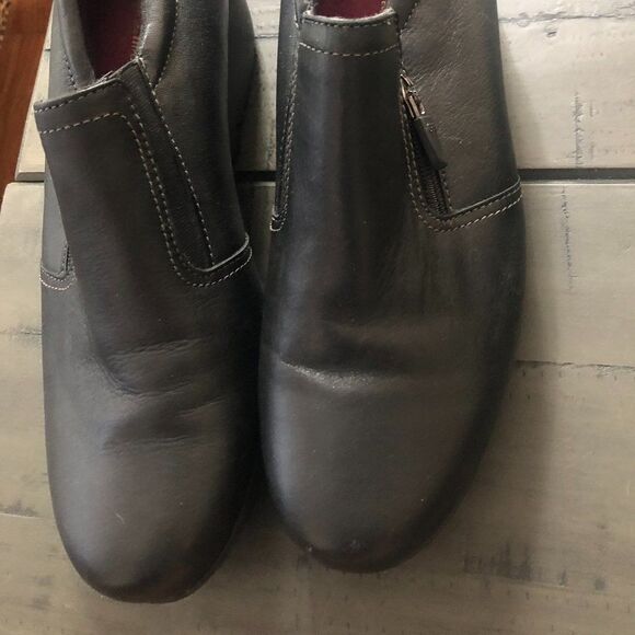 Munro Walking Shoes     - Picture 1 of 7